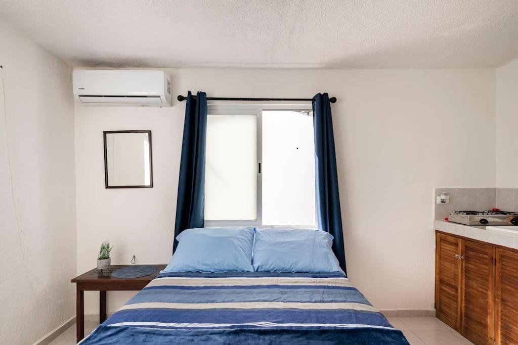 Micro Studio Perfect For Backpackers, Couples, 3 Min Drive To Playa El Nino Cancún Buitenkant foto