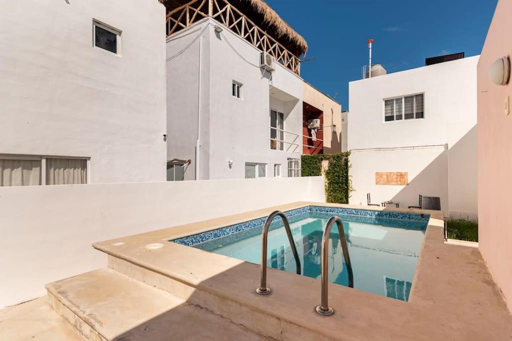 Micro Studio Perfect For Backpackers, Couples, 3 Min Drive To Playa El Nino Cancún Buitenkant foto
