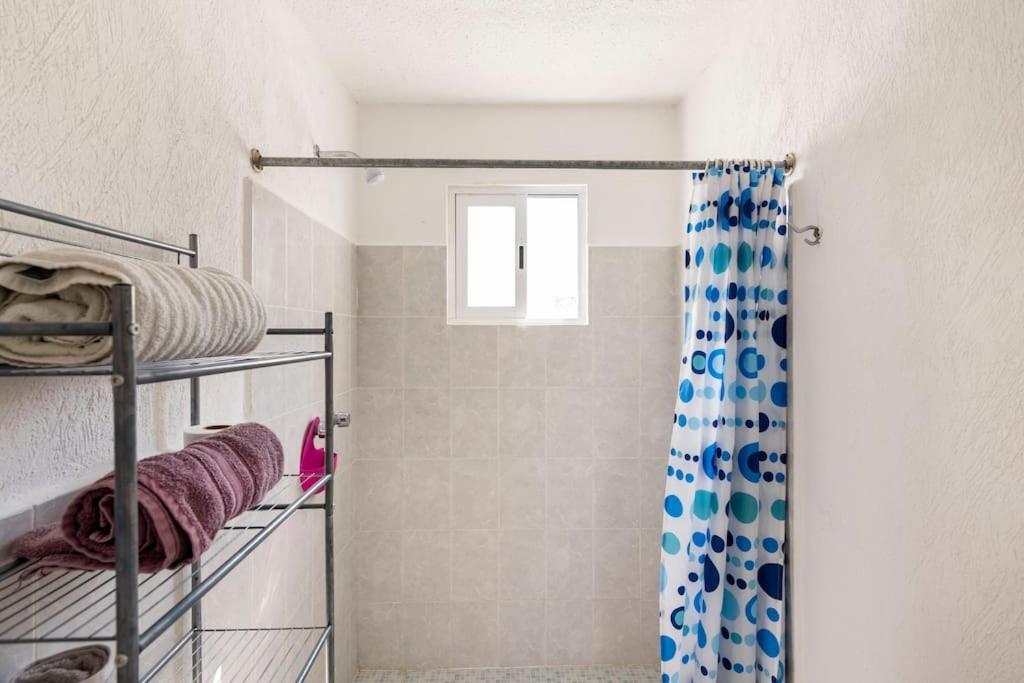 Micro Studio Perfect For Backpackers, Couples, 3 Min Drive To Playa El Nino Cancún Buitenkant foto